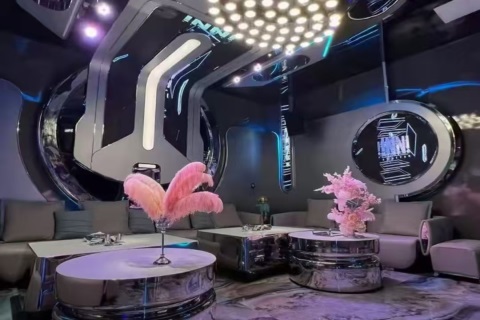 沪上夜场筑梦舞台寻觅自信绽放的职场女性